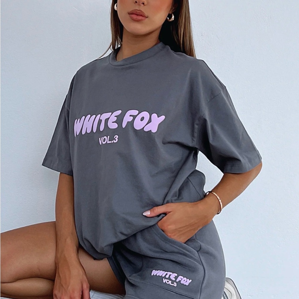 NWT White Fox Gray T-Shirt with pink letters. Size M/L